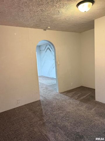 808 S VICTOR Street, Christopher, IL 62822