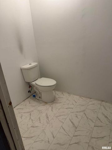 808 S VICTOR Street, Christopher, IL 62822