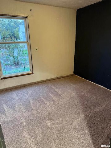 808 S VICTOR Street, Christopher, IL 62822