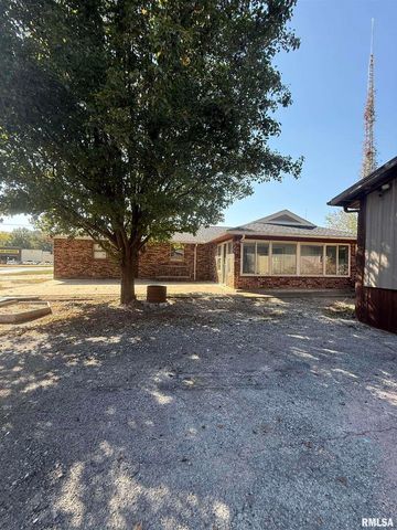 808 S VICTOR Street, Christopher, IL 62822