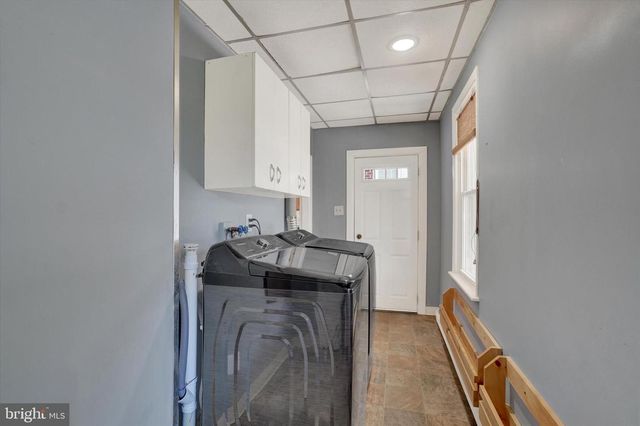 542 W BROADWAY, Red Lion, PA 17356