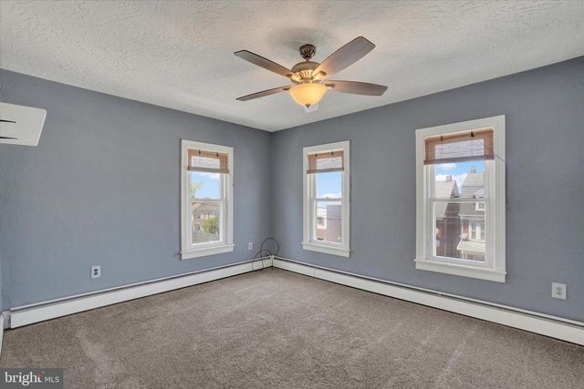 542 W BROADWAY, Red Lion, PA 17356