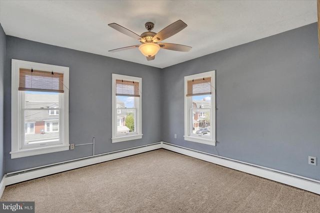 542 W BROADWAY, Red Lion, PA 17356