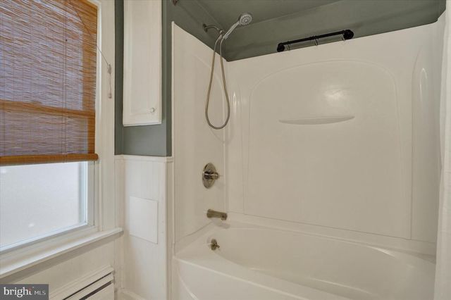 542 W BROADWAY, Red Lion, PA 17356