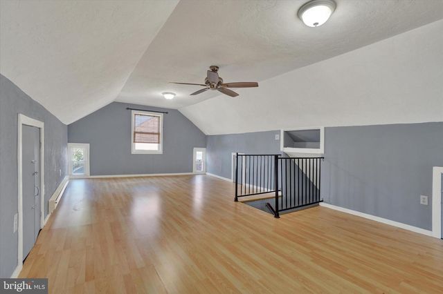 542 W BROADWAY, Red Lion, PA 17356
