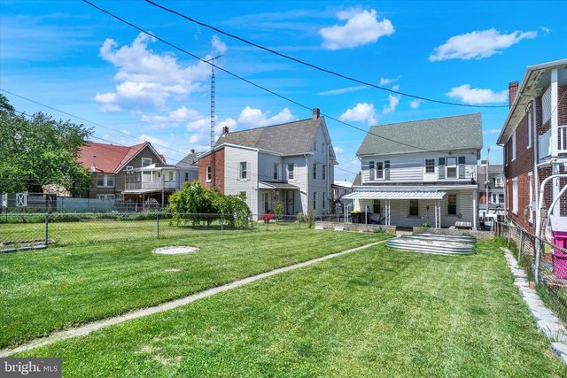 542 W BROADWAY, Red Lion, PA 17356