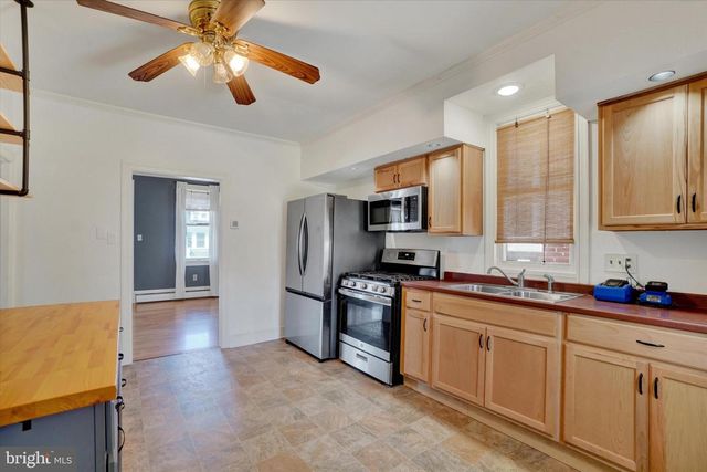 542 W BROADWAY, Red Lion, PA 17356