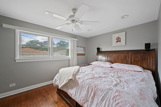 10844 S GREEN BAY Avenue, Chicago, IL 60617