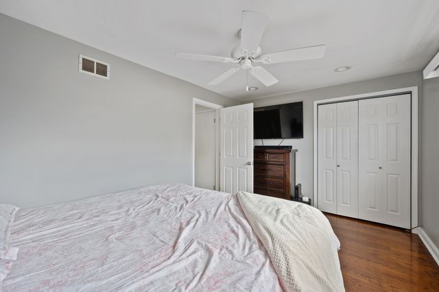 10844 S GREEN BAY Avenue, Chicago, IL 60617