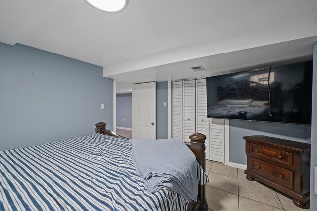 10844 S GREEN BAY Avenue, Chicago, IL 60617