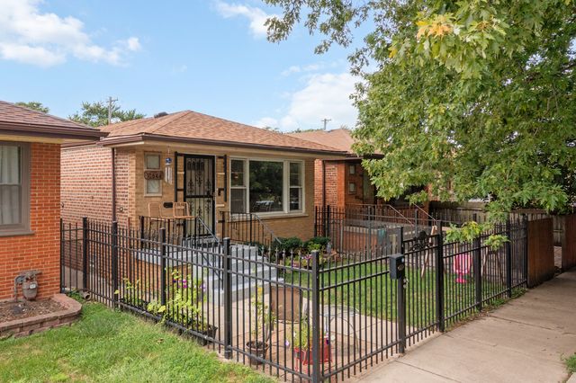 10844 S GREEN BAY Avenue, Chicago, IL 60617