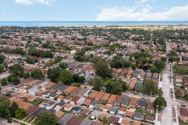 10844 S GREEN BAY Avenue, Chicago, IL 60617