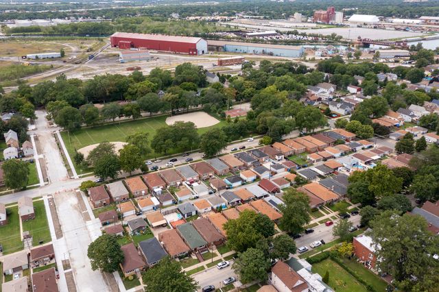 10844 S GREEN BAY Avenue, Chicago, IL 60617