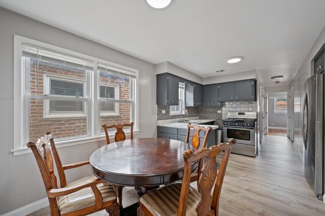 10844 S GREEN BAY Avenue, Chicago, IL 60617