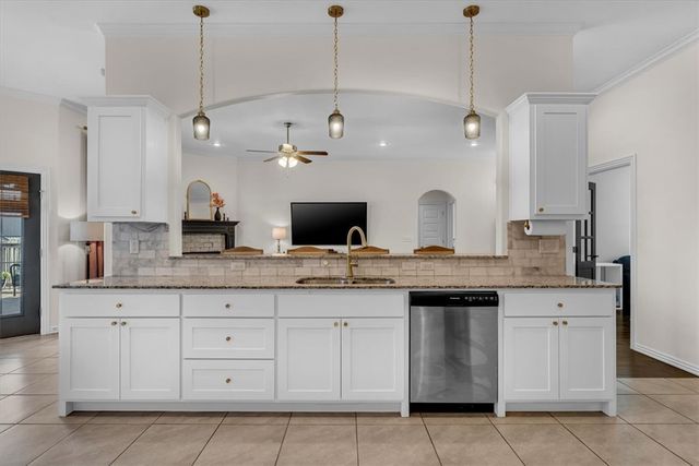 4044 Stonehenge Avenue, Springdale, AR 72764