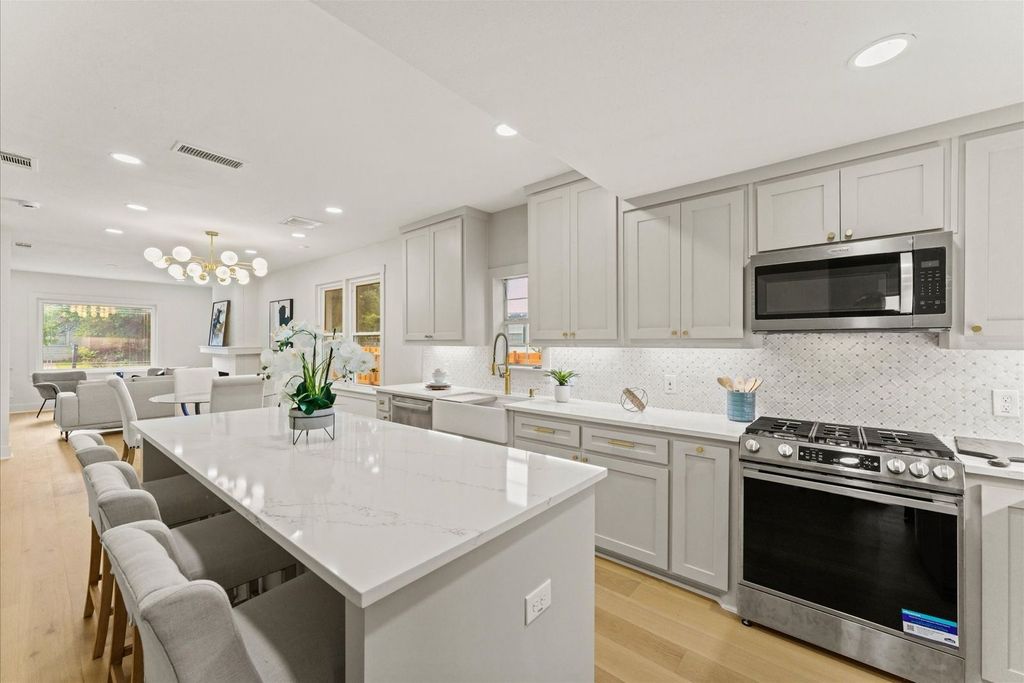 814 Turner Avenue, Dallas, TX 75208