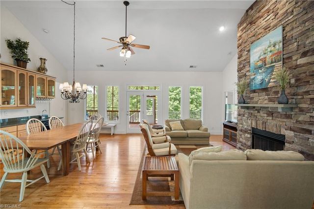 591 Emerald Isle Court, Lexington, NC 27292