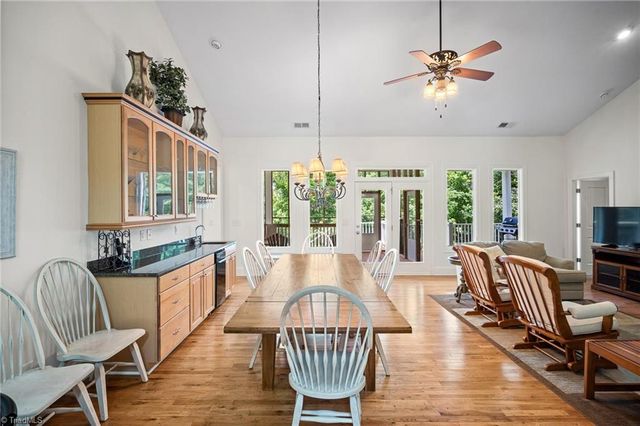 591 Emerald Isle Court, Lexington, NC 27292