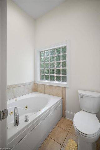 591 Emerald Isle Court, Lexington, NC 27292