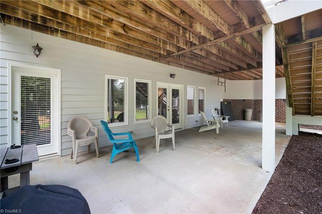 591 Emerald Isle Court, Lexington, NC 27292