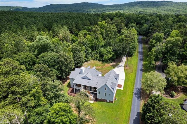 591 Emerald Isle Court, Lexington, NC 27292