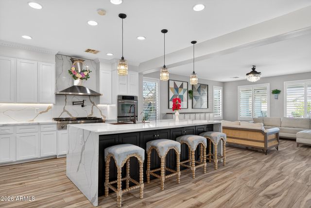 18478 W SAGUARO Lane, Surprise, AZ 85388