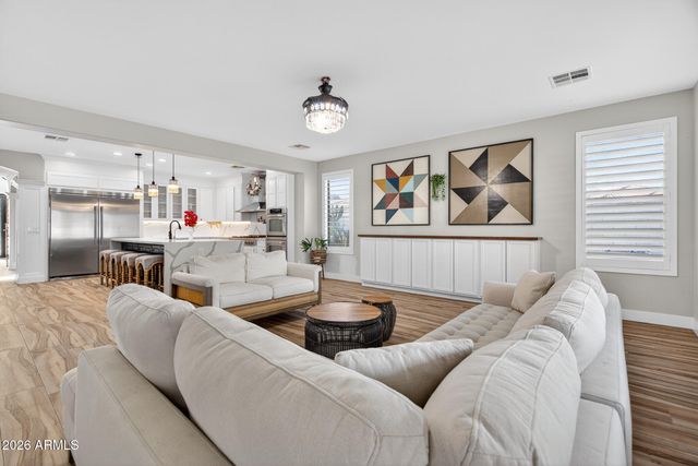 18478 W SAGUARO Lane, Surprise, AZ 85388