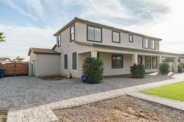 18478 W SAGUARO Lane, Surprise, AZ 85388