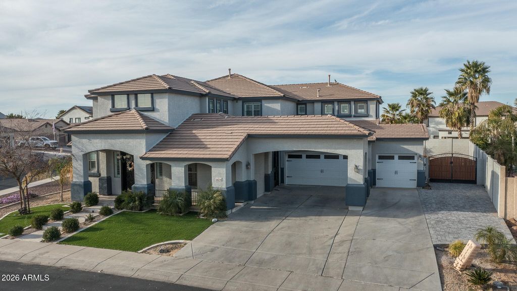 18478 W SAGUARO Lane, Surprise, AZ 85388