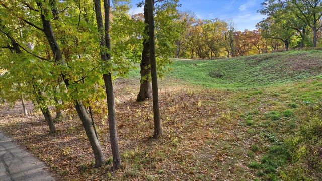 6644 N SHAWMOORS DRIVE, Hartland, WI 53029