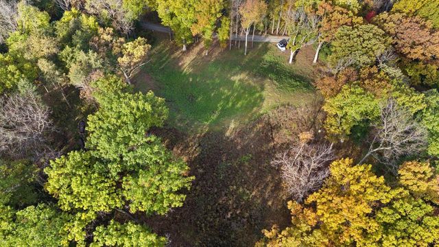 6644 N SHAWMOORS DRIVE, Hartland, WI 53029