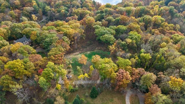 6644 N SHAWMOORS DRIVE, Hartland, WI 53029