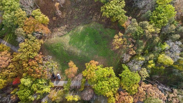 6644 N SHAWMOORS DRIVE, Hartland, WI 53029