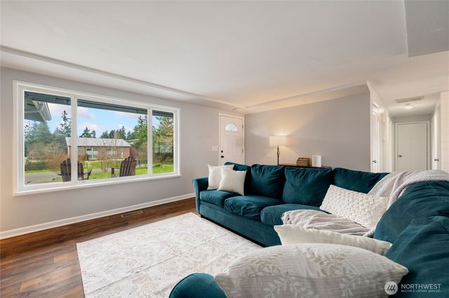 21615 82nd Avenue W, Edmonds, WA 98026