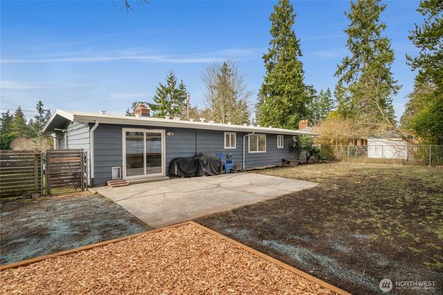 21615 82nd Avenue W, Edmonds, WA 98026