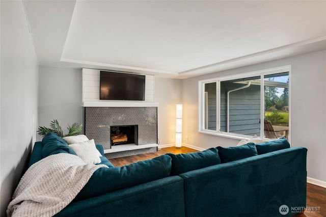 21615 82nd Avenue W, Edmonds, WA 98026