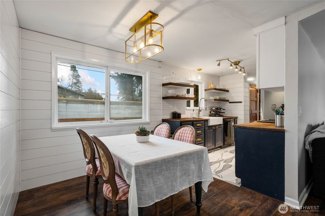 21615 82nd Avenue W, Edmonds, WA 98026