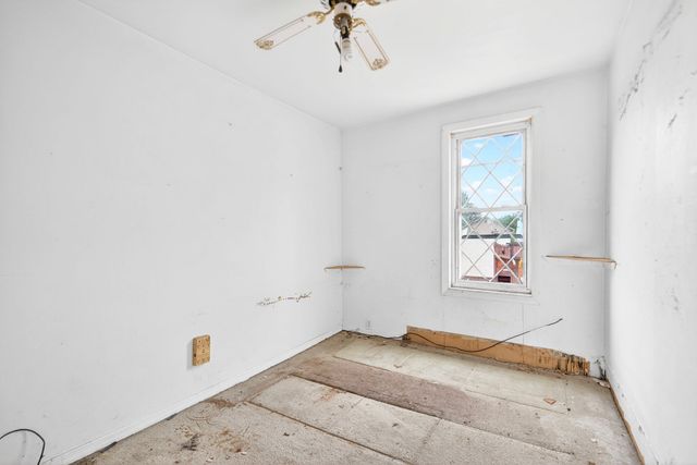 571 MAIN STREET, North Huntingdon, PA 15642
