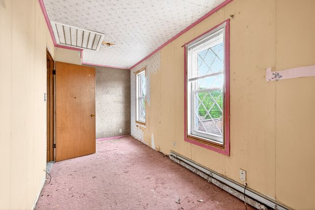 571 MAIN STREET, North Huntingdon, PA 15642