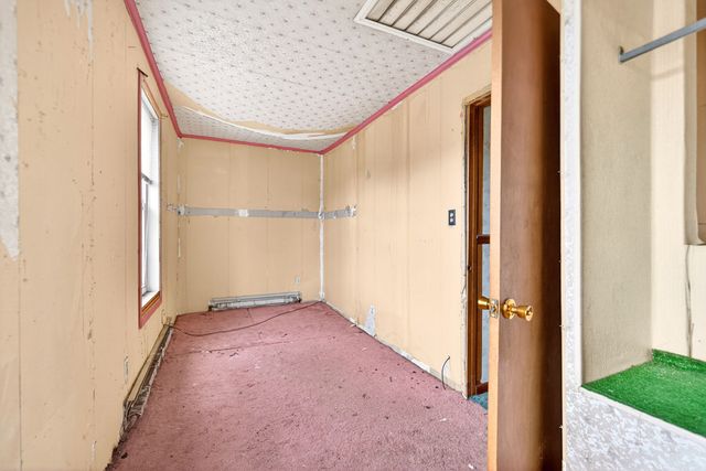 571 MAIN STREET, North Huntingdon, PA 15642