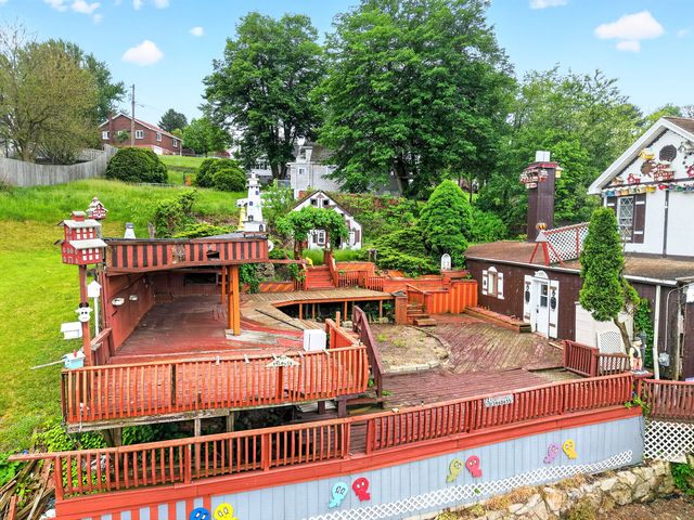 571 MAIN STREET, North Huntingdon, PA 15642