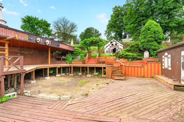 571 MAIN STREET, North Huntingdon, PA 15642