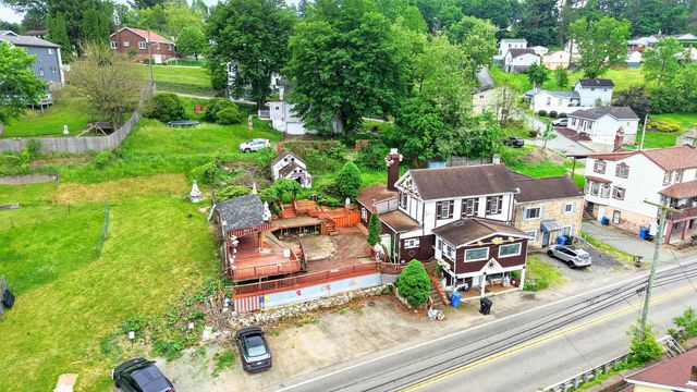 571 MAIN STREET, North Huntingdon, PA 15642