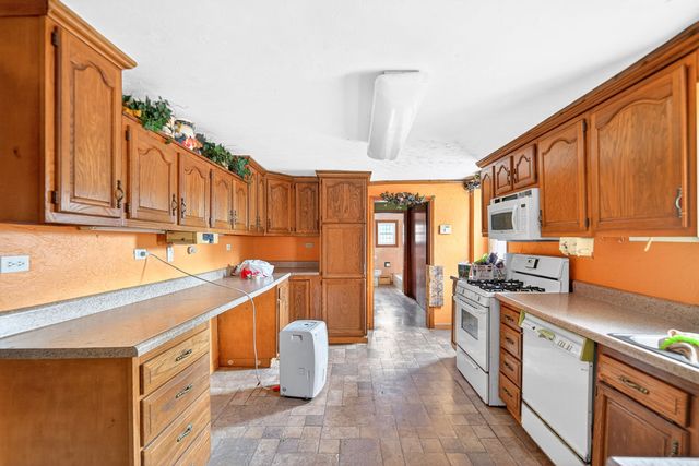 571 MAIN STREET, North Huntingdon, PA 15642