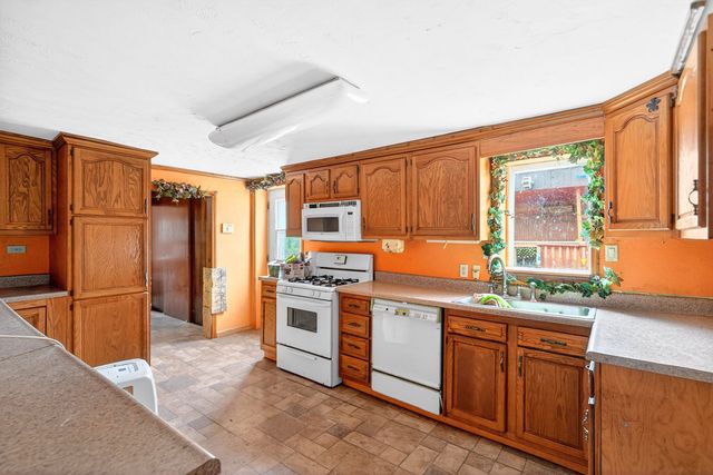 571 MAIN STREET, North Huntingdon, PA 15642