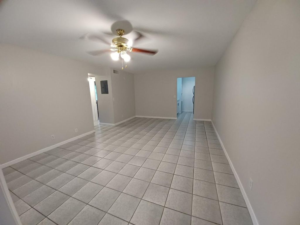 10036 Twin Lakes Dr 37F, Coral Springs, FL 33071