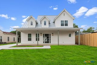 158 S Academy Avenue, New Braunfels, TX 78130