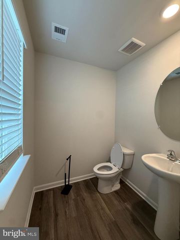 223 ORPINGTON DR, Martinsburg, WV 25403