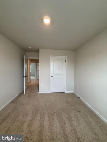 223 ORPINGTON DR, Martinsburg, WV 25403