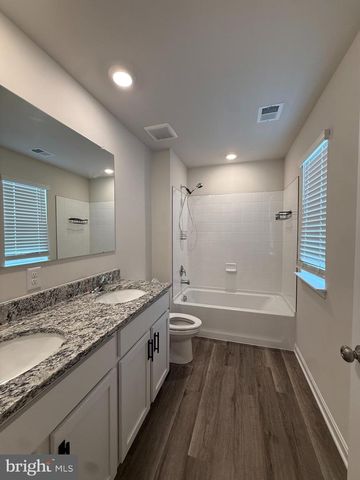 223 ORPINGTON DR, Martinsburg, WV 25403